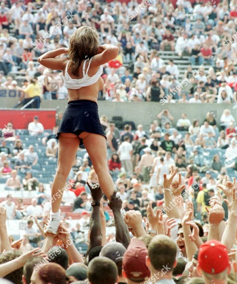 Nguồn Gốc của Thuật Ngữ Flashing Fangirl 